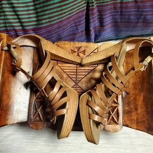 FRANCO SARTO Gladiator Platform Sandals
